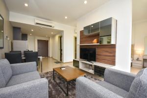 TV a/nebo společenská místnost v ubytování Encorp Marina Suites by Nest Home at Puteri Harbour