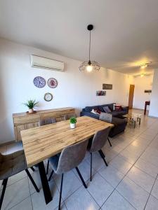 Posezení v ubytování Mackenzie apartment 301 + 9 fotografií