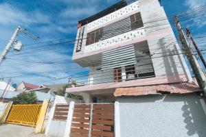 Gallery image of Movietelle by RedDoorz in Lapu Lapu City