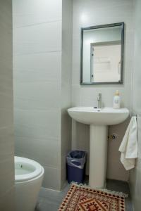 Koupelna v ubytování Laurel Hill Suites