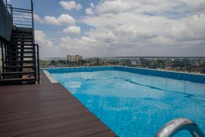 Bazén v ubytování Laurel Hill Suites nebo v jeho okolí