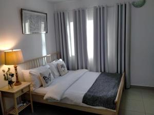 Gallery image of 2Bedroom Fully Furnished Apartment for Rent in JLT with Lake View Near to DMCC Metro Station in Dubai