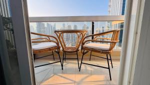 Gallery image of 2Bedroom Fully Furnished Apartment for Rent in JLT with Lake View Near to DMCC Metro Station in Dubai