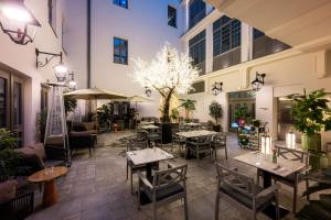 Reštaurácia alebo iné gastronomické zariadenie v ubytovaní Hotel Saski Krakow Curio Collection by Hilton