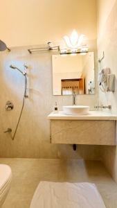 Bagno di Alben Castle Glenfall