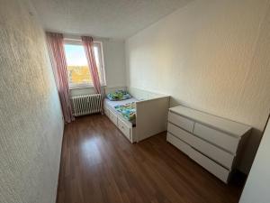 Postel nebo postele na pokoji v ubytování Gesamte Unterkunft WLAN & Parkplatz - Backnang