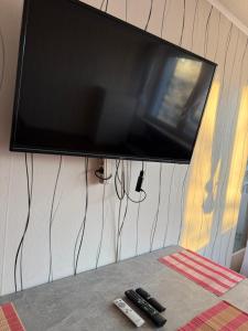TV a/nebo společenská místnost v ubytování Gesamte Unterkunft WLAN & Parkplatz - Backnang