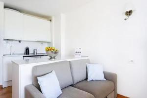 A kitchen or kitchenette at Seafront studio with beach view in the center of Los Cristianos Még 2 kép