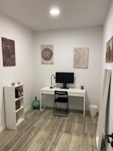 Μια τηλεόραση ή/και κέντρο ψυχαγωγίας στο El salon de los abuelos +20 φωτογραφίες
