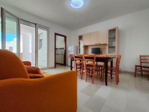 Kuchyň nebo kuchyňský kout v ubytování Quadrilocale Dafne 2 in centro vista mare Salento Ugento