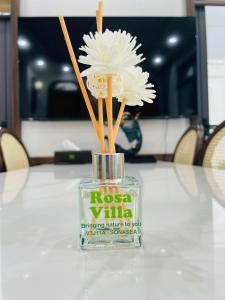 Afbeelding uit fotogalerij van Rosa Villa - Sonasea - Vân Đồn in Thâm Câu