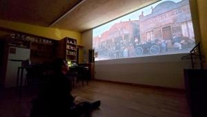 TV a/nebo společenská místnost v ubytování 허브스테이
