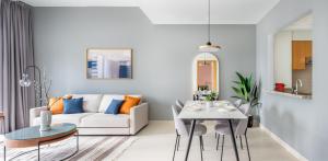 Posezení v ubytování Silkhaus stunning 1 BDR in Downtown near Business Bay