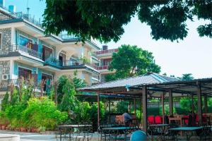 Tòa nhà nơi khách sạn tọa lạc