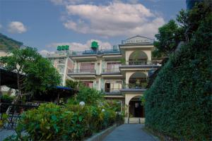 Vrt ispred objekta Tuki Resort Pokhara