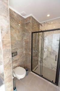 Koupelna v ubytování Cruise 3Bed Luxury Apt with Private Pool in Central Kyrenia by HolidayKeys