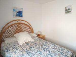 Postel nebo postele na pokoji v ubytování Casa a 85 metros playa 158 m dorm WIFI AA