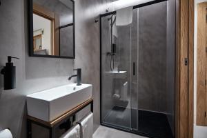 Ein Badezimmer in der Unterkunft Ella Hostel Ramblas
