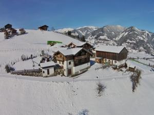 Modern Mansion in Kaprun near Ski Area talvel