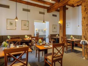 A seating area at Mercure Hotel Erfurt Altstadt