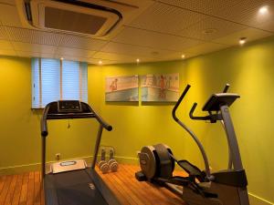Fitness centrum a/nebo fitness zařízení v ubytování Royal Emeraude Hotel Dinard - MGallery Collection