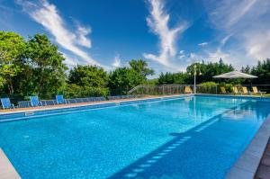 Basen w obiekcie Hotel Bellevue Esztergom lub w pobliżu