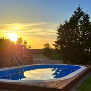 Bazén v ubytování B&B Talstation nebo v jeho okolí