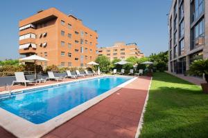 Piscina en o cerca de Sercotel Cornellà Barcelona