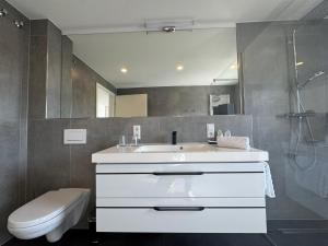 Koupelna v ubytování Hotel Barth + 37 fotografií
