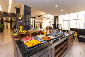 Makanan di atau berdekatan hotel