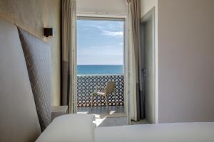 Nespecifikovaný výhled na moře nebo výhled na moře při pohledu z hotelu