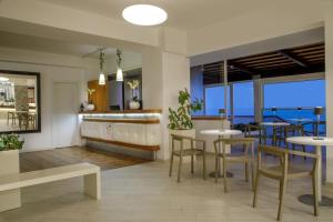 Restaurace v ubytování Hotel Tirreno