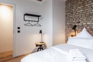 Ein Bett oder Betten in einem Zimmer der Unterkunft COOLEST Apartment in Berlin, easy Check-in, Industrial Style, close to center #3