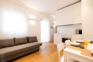 A kitchen or kitchenette at Casa Meltemi Még 20 kép