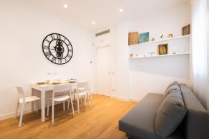 A seating area at Casa Meltemi