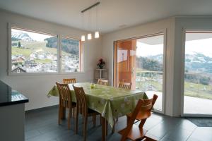 Splošen pogled na gorovje oz. razgled na gore, ki ga ponuja apartma