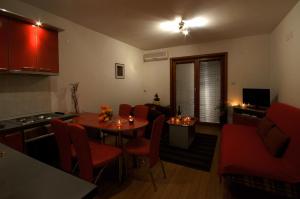 Posezení v ubytování IWA CENTAR Apartments & Wellness