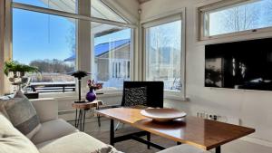 Billede fra billedgalleriet på Villa Krystle - Riverside Retreat i Pori