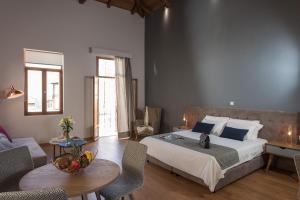 Gallery image of Bluebell Luxury Suites in Chania Town
