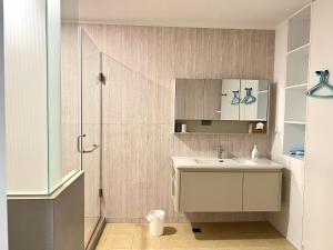 Un baño de Fugo Island Stay