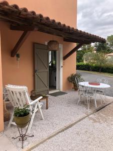 Balkón alebo terasa v ubytovaní Gîte de la Gayonne