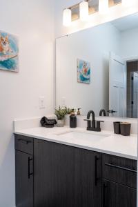 Φωτογραφία από το άλμπουμ του Grandeur Unit Royal 103 σε Whitestown