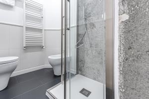 A bathroom at Guicciardini 24