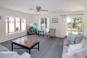 Gallery image of Southern Dream - Water views & screened porch! in Deep Hole