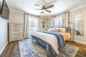 Postel nebo postele na pokoji v ubytování Less Than 1 Mi to Houlton Riverfront Park Home with Yard!