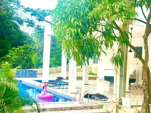 Kolam renang di atau dekat dengan Double P Ranch 20 guests, BBQ and pool Buggy rental