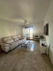 TV a/nebo společenská místnost v ubytování Luminoso apartamento en pleno centro + 9 fotografií