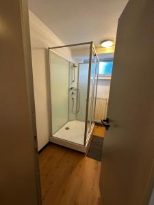 Koupelna v ubytování Pension Hostel Herdorf + 30 fotografií