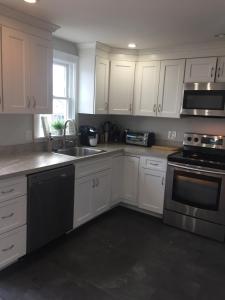 Gallery image of Townhouse Close to Downtown Newport & Beaches in Middletown