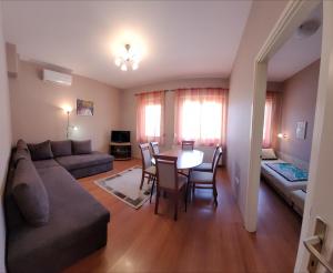 Fotografie z fotogalerie ubytování Frank Apartmanház v destinaci Balatonboglár